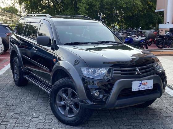 MITSUBISHI PAJERO 3.2 OUTDOOR 4X4 16V TURBO INTERCOOLER DIESEL 4P AUTOMÁTICO